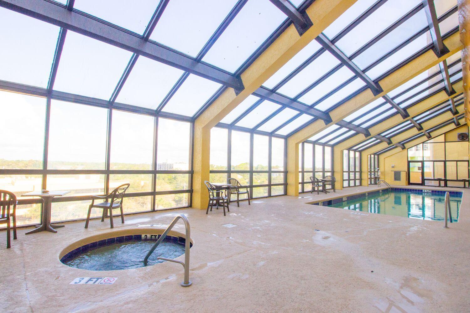 Oversized Ocean View Queen Suite With Beautiful Fireplace And Accents - Sleeps 4 Guests! Myrtle Beach Pokój zdjęcie