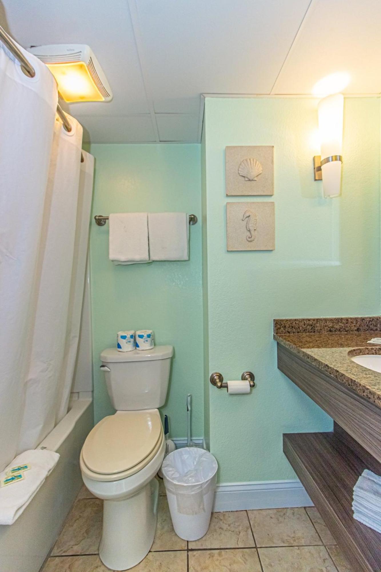 Oversized Ocean View Queen Suite With Beautiful Fireplace And Accents - Sleeps 4 Guests! Myrtle Beach Pokój zdjęcie